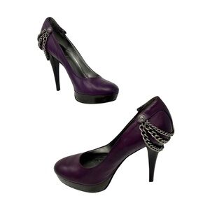 GUESS Women’s Seeri platform pumps women’s size 7 purple with silver chains.